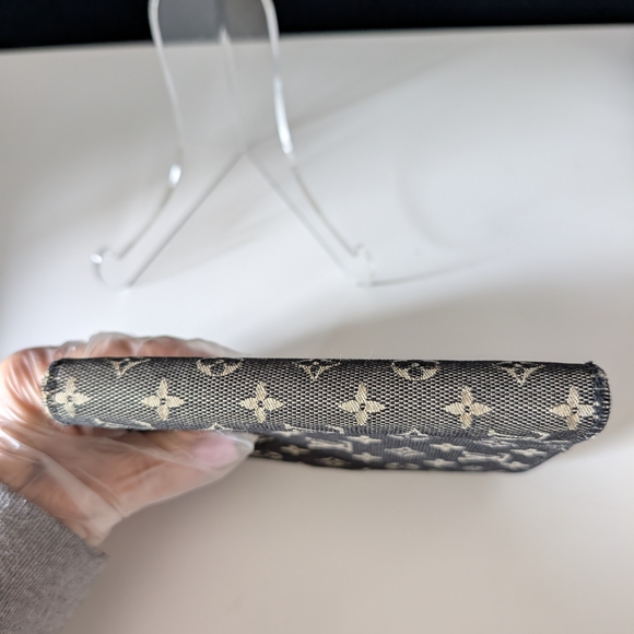 Vintage Louis Vuitton Agenda with Signature Monogram - Picture 8 of 10